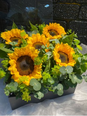 FLORAL ARRANGEMENT